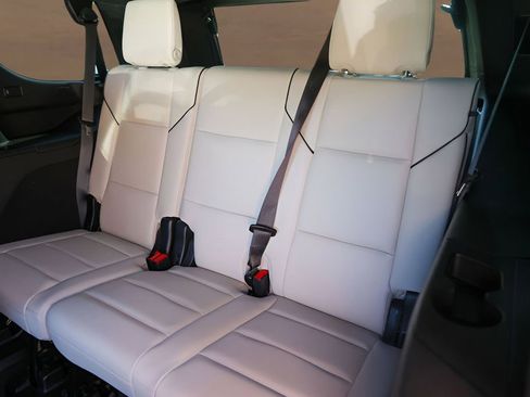 Certified 2023 Cadillac Escalade Sport w/ LPO, ONYX Package image 27