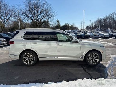 New 2026 BMW X7 xDrive40i w/ Premium Package image 3