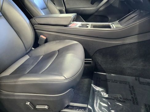 Used 2023 Tesla Model Y 2WD image 7