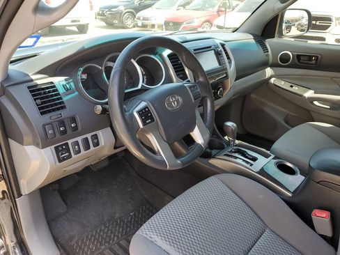 Used 2013 Toyota Tacoma 4x4 Double Cab w/ SR5 Pkg image 9
