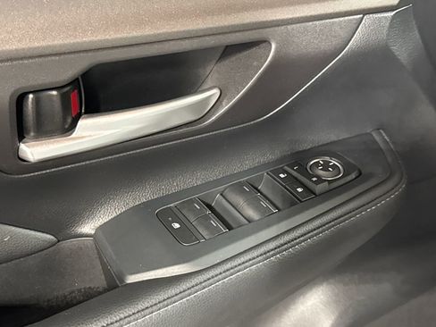 Used 2024 Toyota Grand Highlander XLE AWD/4WD image 16