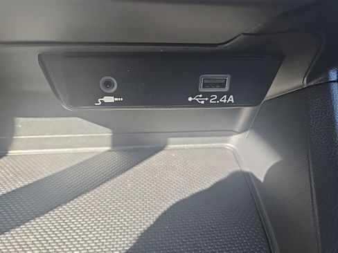 Used 2024 Subaru Crosstrek 2.0i AWD/4WD image 16