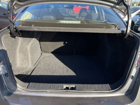 Used 2025 Nissan Versa SV image 29