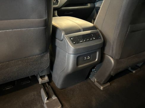 Used 2024 Nissan Pathfinder SV AWD/4WD image 20