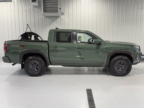 Used 2025 Nissan Frontier PRO-4X image 2