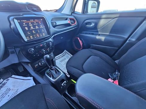 Used 2023 Jeep Renegade Trailhawk image 18