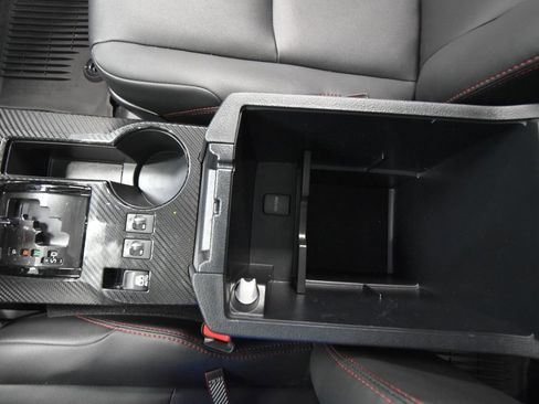 Used 2024 Toyota 4Runner TRD Off-Road Premium image 17