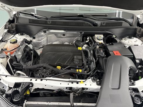 Used 2024 Buick Envista Sport Touring w/ Convenience I Package FWD image 7