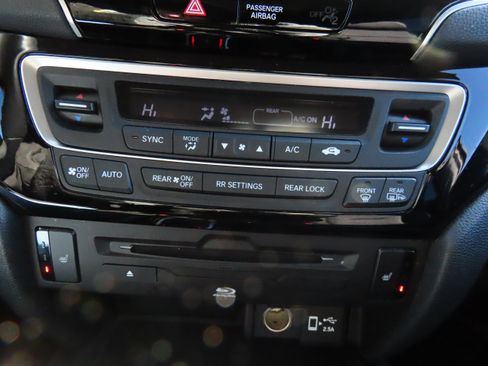 Used 2022 Honda Pilot Touring image 27