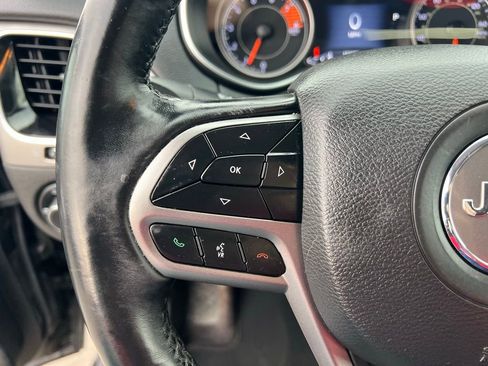 Used 2019 Jeep Cherokee Limited image 40