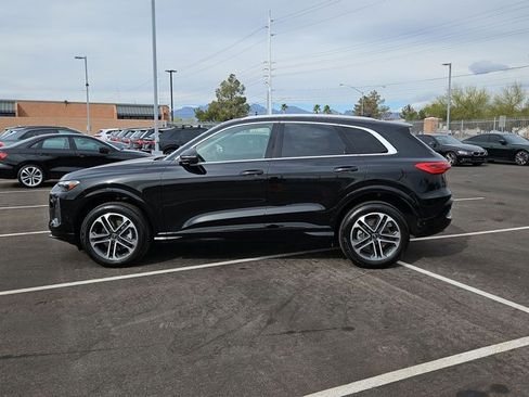 Certified 2025 Audi Q5 Premium w/ Convenience Package image 9