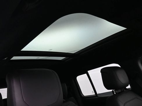 Used 2023 Land Rover Defender 130 X image 19