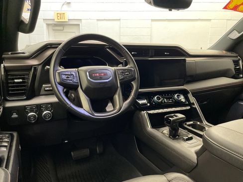 Used 2024 GMC Sierra 1500 AT4 w/ Technology Package AWD/4WD image 12