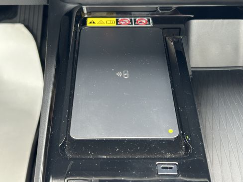 Certified 2025 Toyota Camry XLE FWD image 32