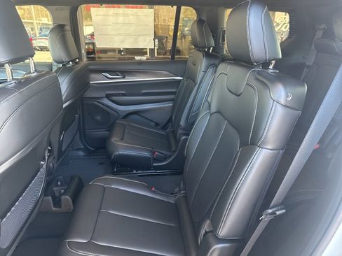 New 2025 Jeep Grand Cherokee L Limited image 19