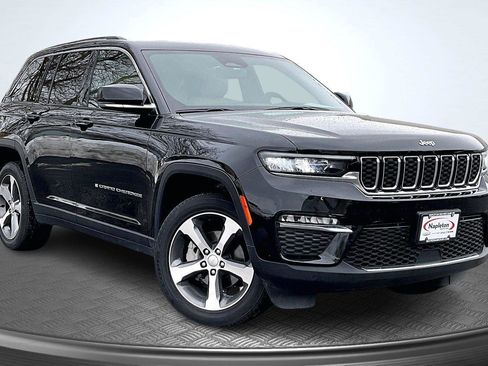 Used 2023 Jeep Grand Cherokee Limited w/ Trailer Tow Prep Group (B) image 13