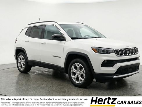 Used 2025 Jeep Compass Latitude image 1