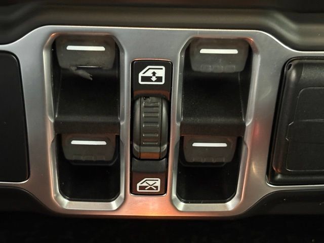 Used 2020 Jeep Gladiator Sport w/ Quick Order Package 24S AWD/4WD image 32