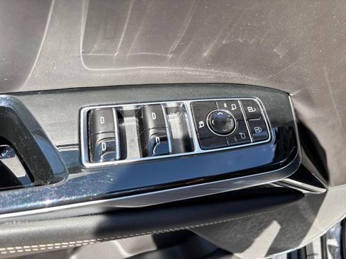 Used 2025 Cadillac Escalade Sport Platinum AWD/4WD image 24