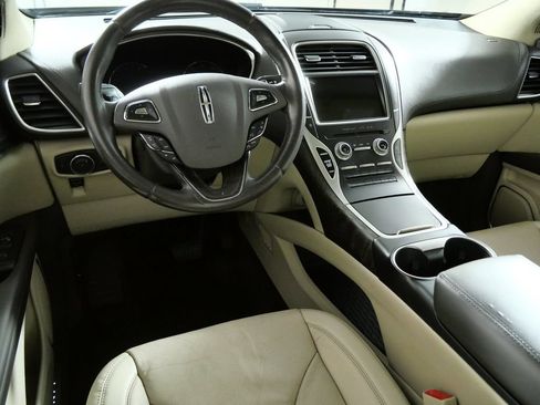 Used 2017 Lincoln MKX Reserve w/ Lincoln MKX Climate Package AWD/4WD image 4