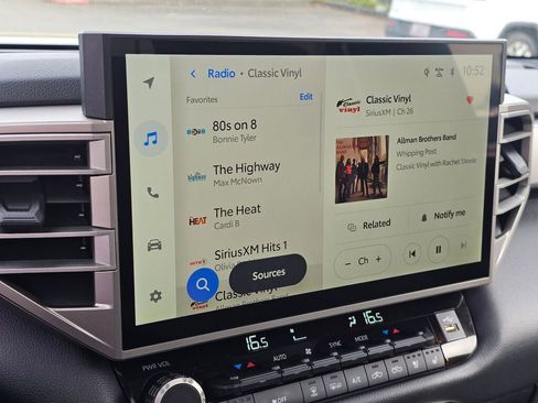 Used 2025 Toyota Tundra Limited image 33