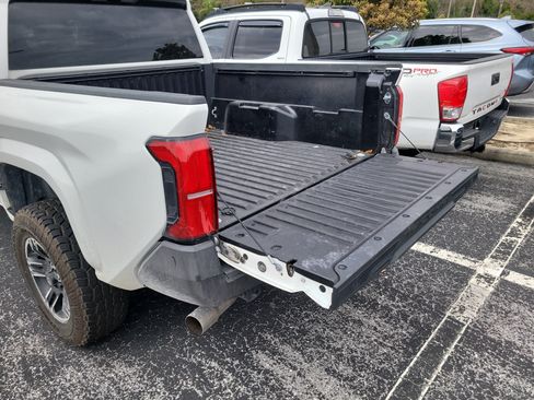 Used 2024 Toyota Tacoma SR image 10