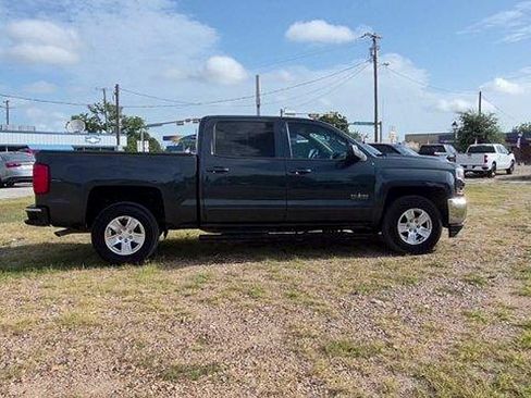 Used 2018 Chevrolet Silverado 1500 LT w/ LT Eassist Package RWD image 9