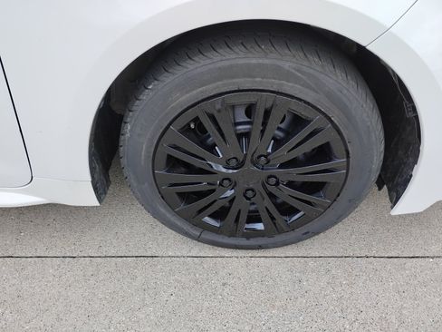 Used 2024 Toyota Corolla LE FWD image 35