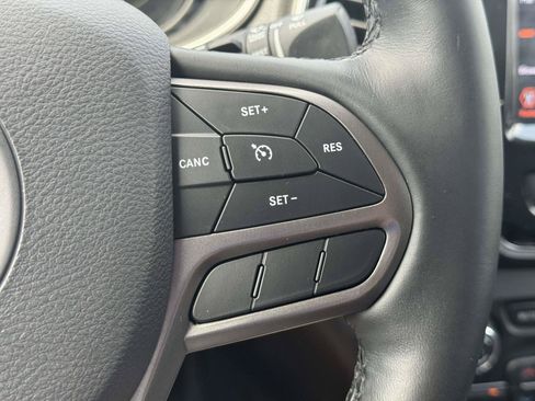 Used 2019 Jeep Cherokee Limited AWD/4WD image 21