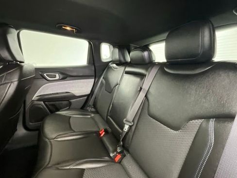 Used 2025 Jeep Compass Latitude image 7