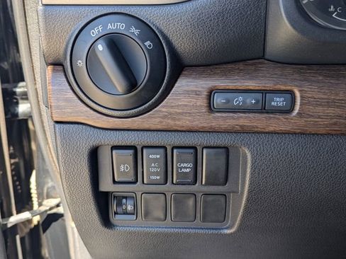 Used 2019 Nissan Titan Platinum Reserve image 14