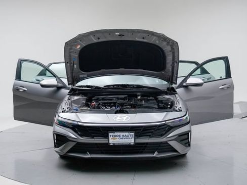 Used 2024 Hyundai Elantra SEL FWD image 16