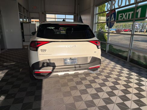 Used 2025 Kia Sportage LX AWD/4WD image 5