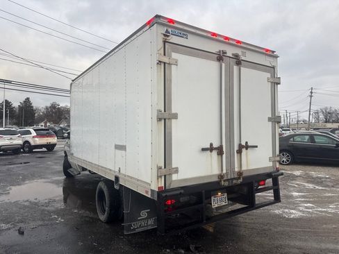 Used 2017 Ford E-450 and Econoline 450 Super Duty image 8