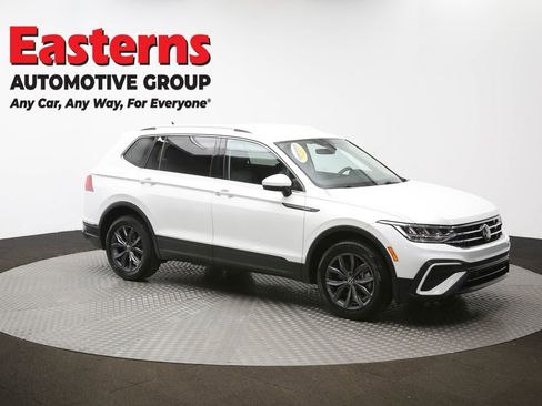 Used 2023 Volkswagen Tiguan SE image 46