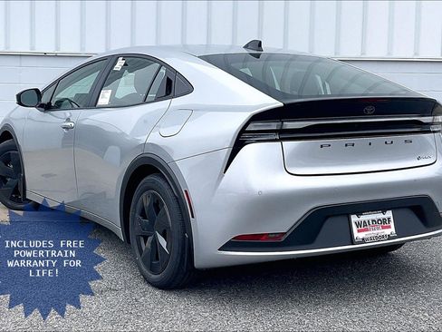 New 2026 Toyota Prius Plug-In Hybrid FWD image 3