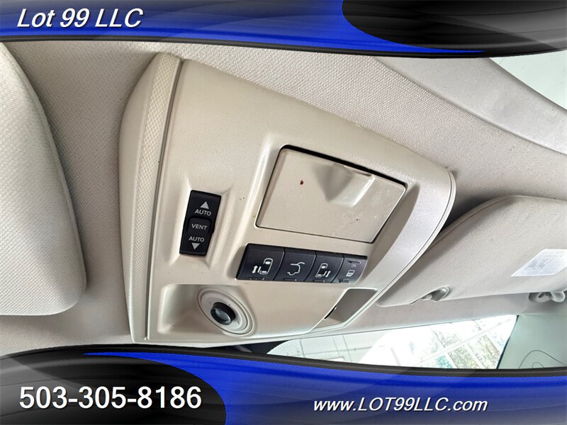 Used 2013 Chrysler Town & Country Limited w/ Luxury Group FWD image 40