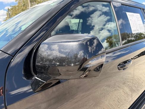 Used 2021 Chevrolet Suburban RST w/ Luxury Package image 10