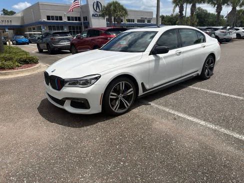 Used 2018 BMW 750i RWD image 3