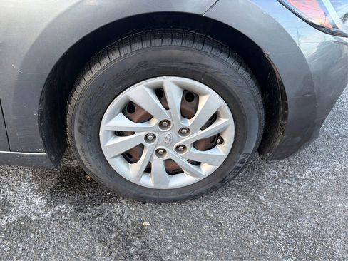 Used 2018 Hyundai Elantra SE w/ SE Connectivity Package 04 image 13