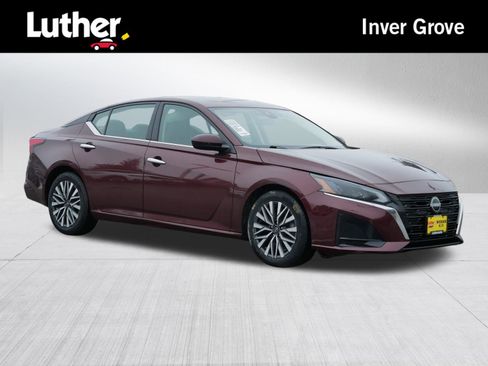 Certified 2023 Nissan Altima 2.5 SV image 1