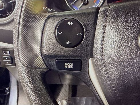 Used 2018 Toyota Corolla LE w/ Carpet Mat Package (TMS) FWD image 14