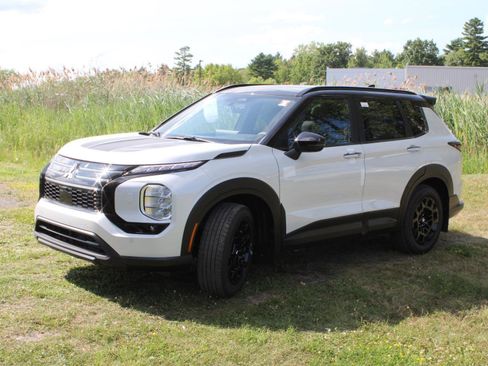 New 2025 Mitsubishi Outlander Trail Edition image 4