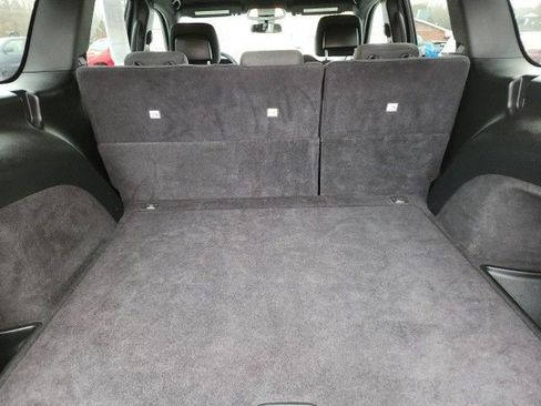 Used 2019 Jeep Grand Cherokee Laredo image 28