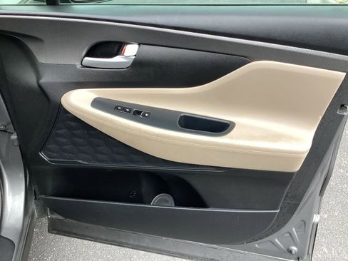 Used 2020 Hyundai Santa Fe SE image 25