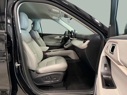 New 2026 Ford Explorer Active w/ Active Comfort Package AWD/4WD image 16