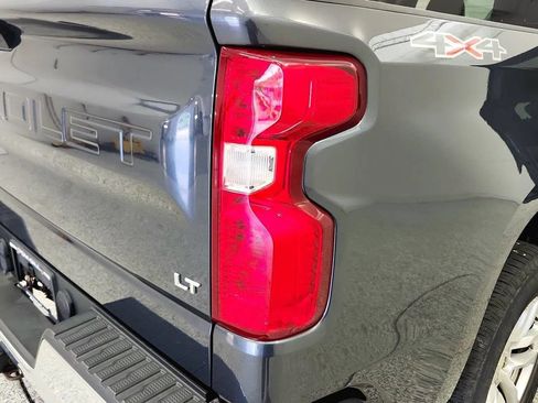 Used 2021 Chevrolet Silverado 1500 LT AWD/4WD image 34