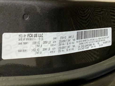 Used 2017 Chrysler Pacifica Touring image 33