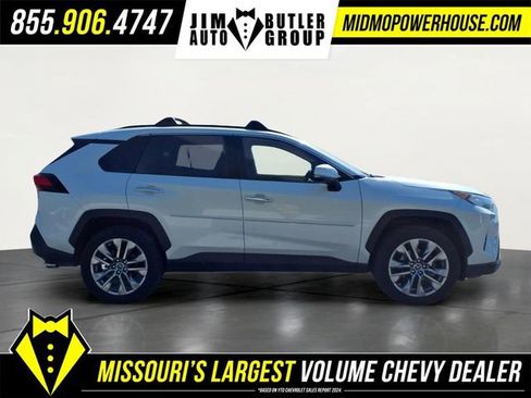 Used 2019 Toyota RAV4 Limited w/ Advanced Technology Package AWD/4WD image 4