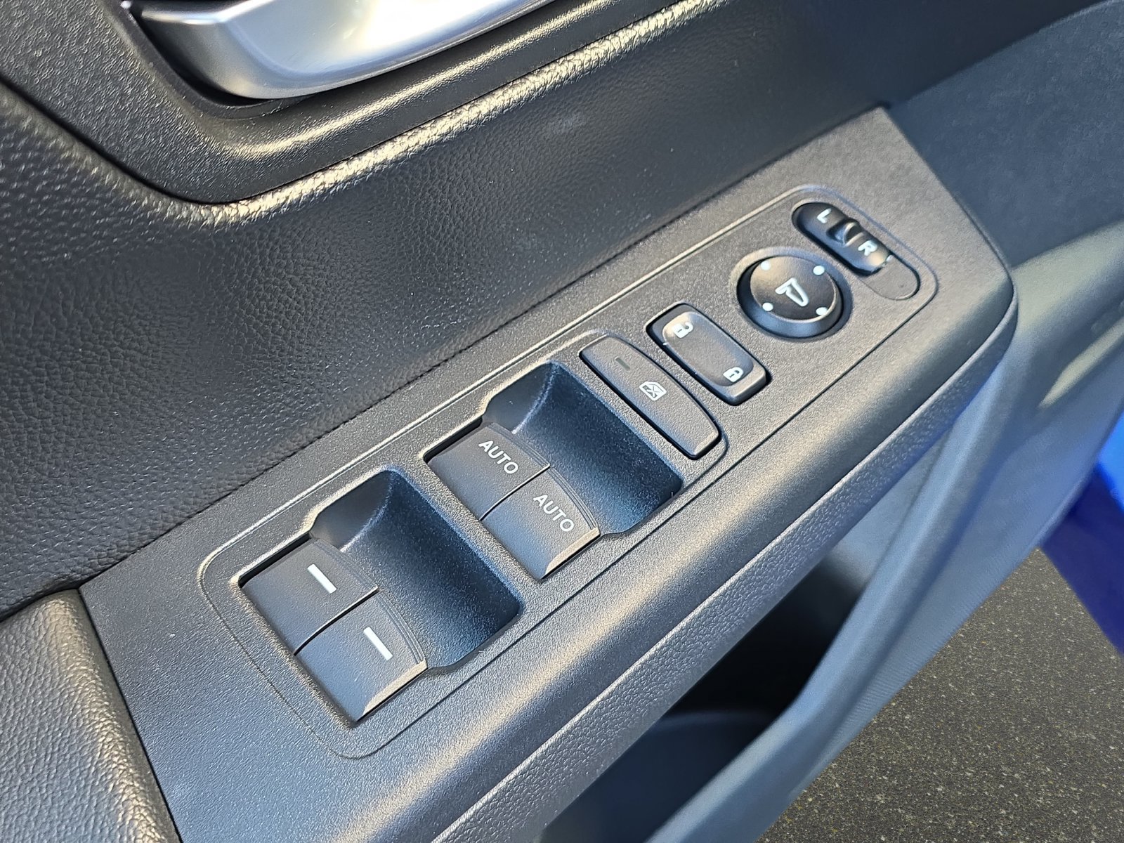 Certified 2024 Honda CR-V EX image 28